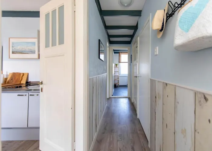 Nina\'S Beach House 1 \